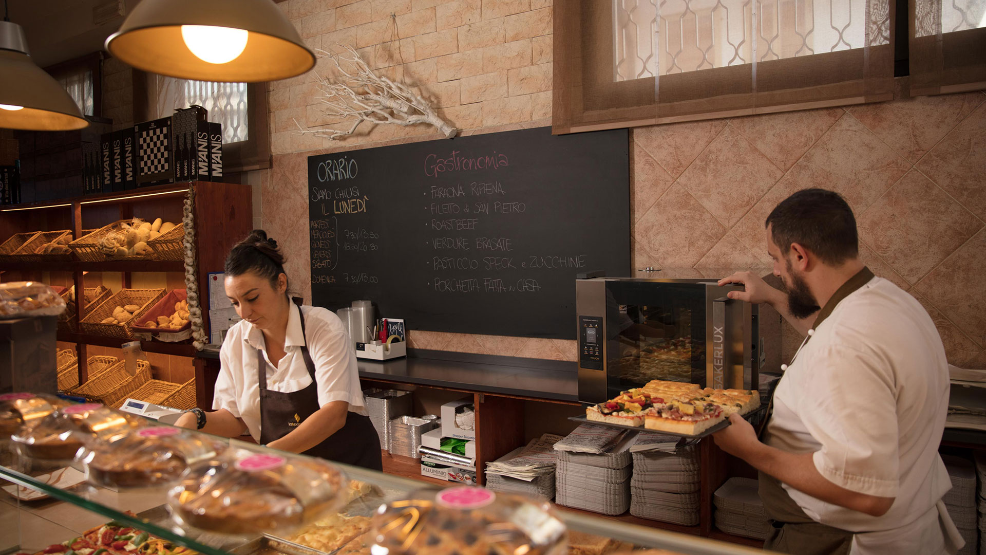 <strong>COFFEE SHOPS</strong>