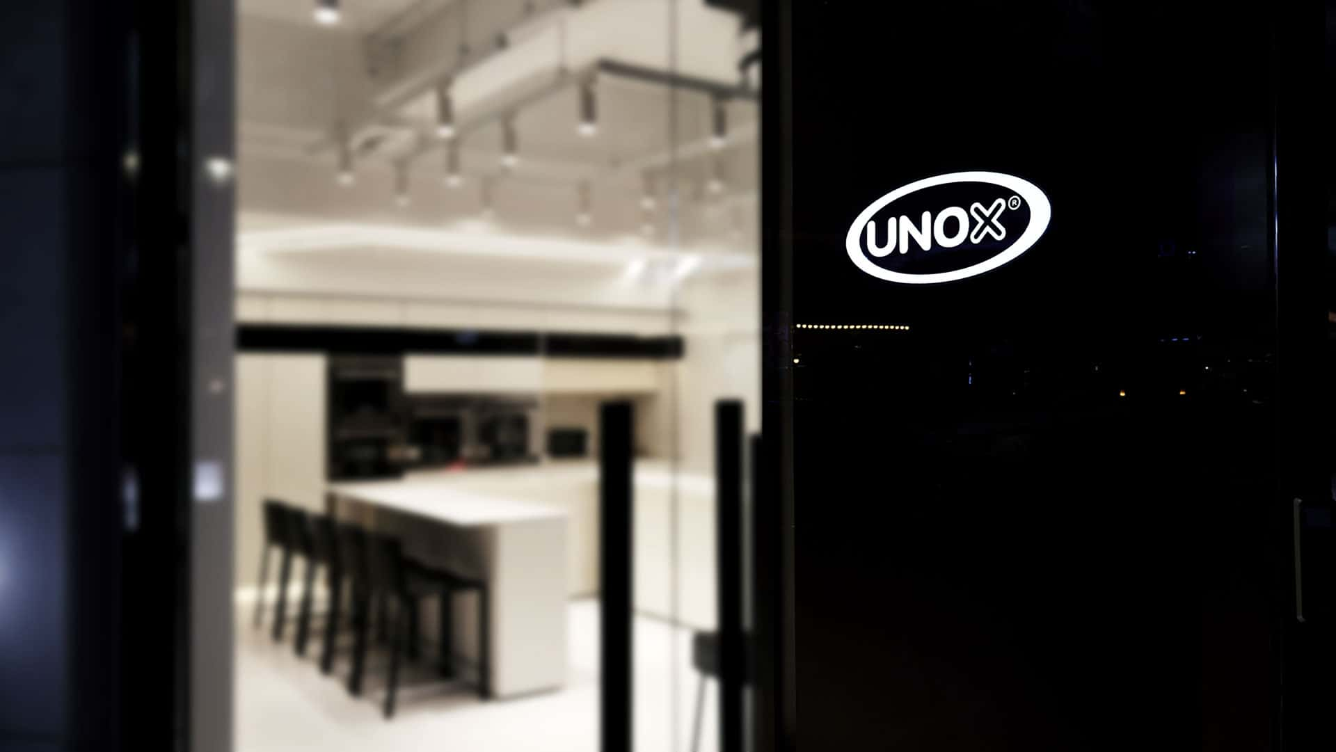 <strong style="color: rgb(255, 255, 255);">UNOX EXPERIENCE CENTER: più spazio all’esperienza, più vicini ai nostri clienti</strong></h1><p><br>