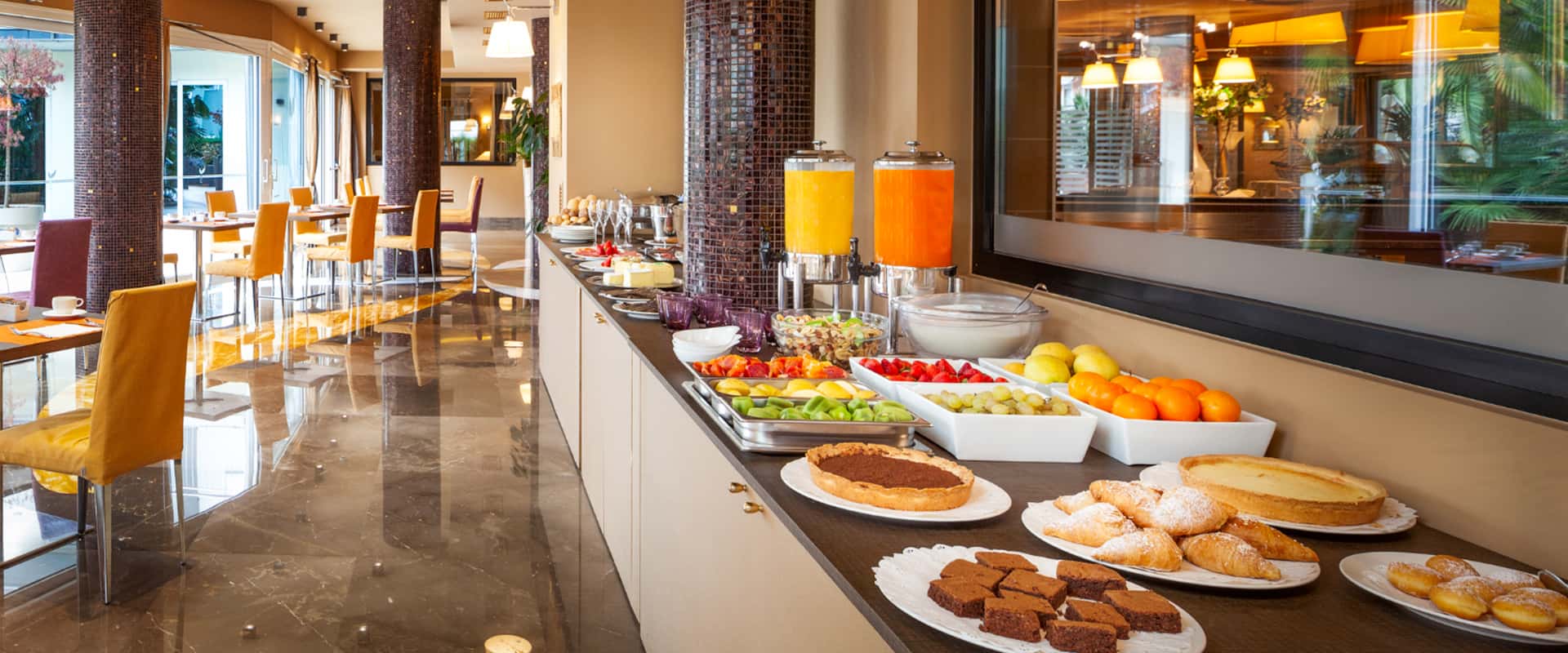 <strong>Breakfast Lobby</strong>