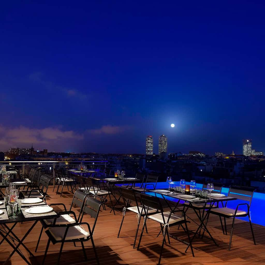 <strong style="color: rgb(255, 255, 255);">Rooftop-bar</strong>