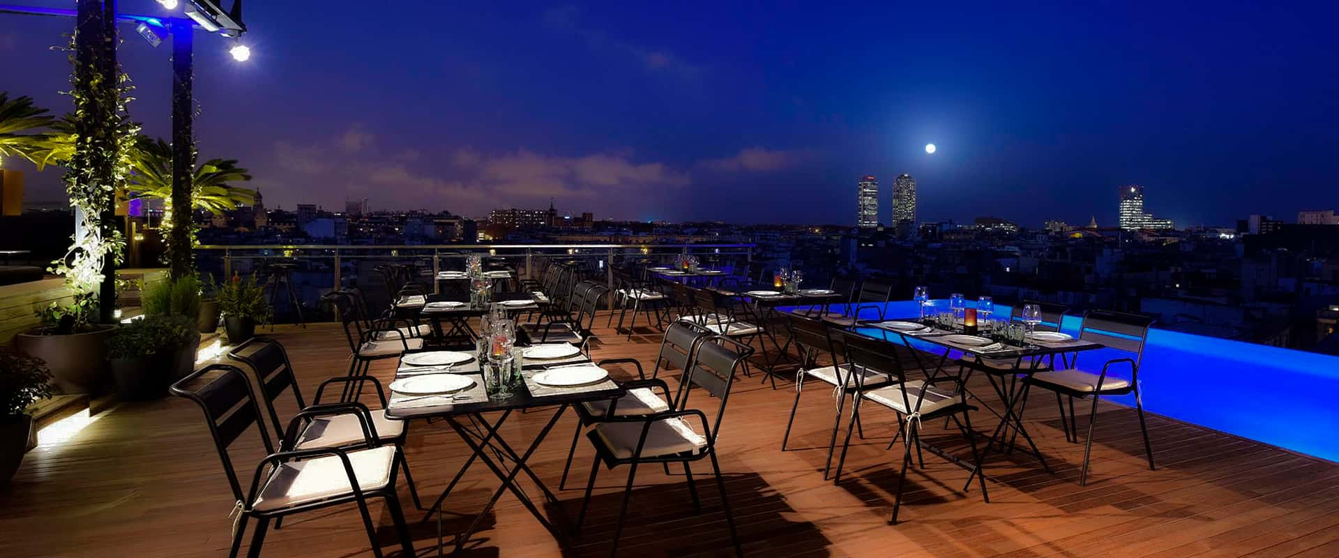 <strong style="color: rgb(255, 255, 255);">Rooftop-bar</strong>