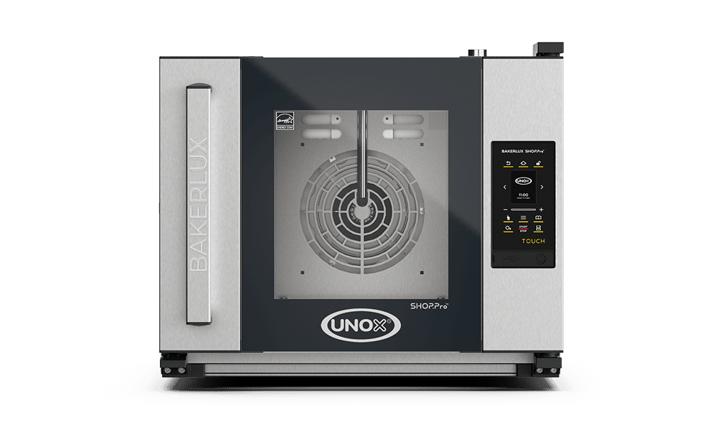 4 Bleche 460x330 Render des kommerziellen UNOX BAKERLUX SHOP.Pro™ TOUCH Konvektomaten mit Luftfeuchtigkeitszugabe XEFR-04HS-ETLV.