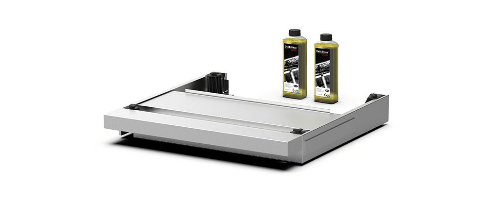 Unox It includes all the necessary parts for the correct installation of two stacked electric ovens and two bottles (1 liter each) of DET&Rinse™ ULTRA detergent UN 1824, 8, II - ADR LIMITED QUANTITY. XEDQA-0011-E-DR.