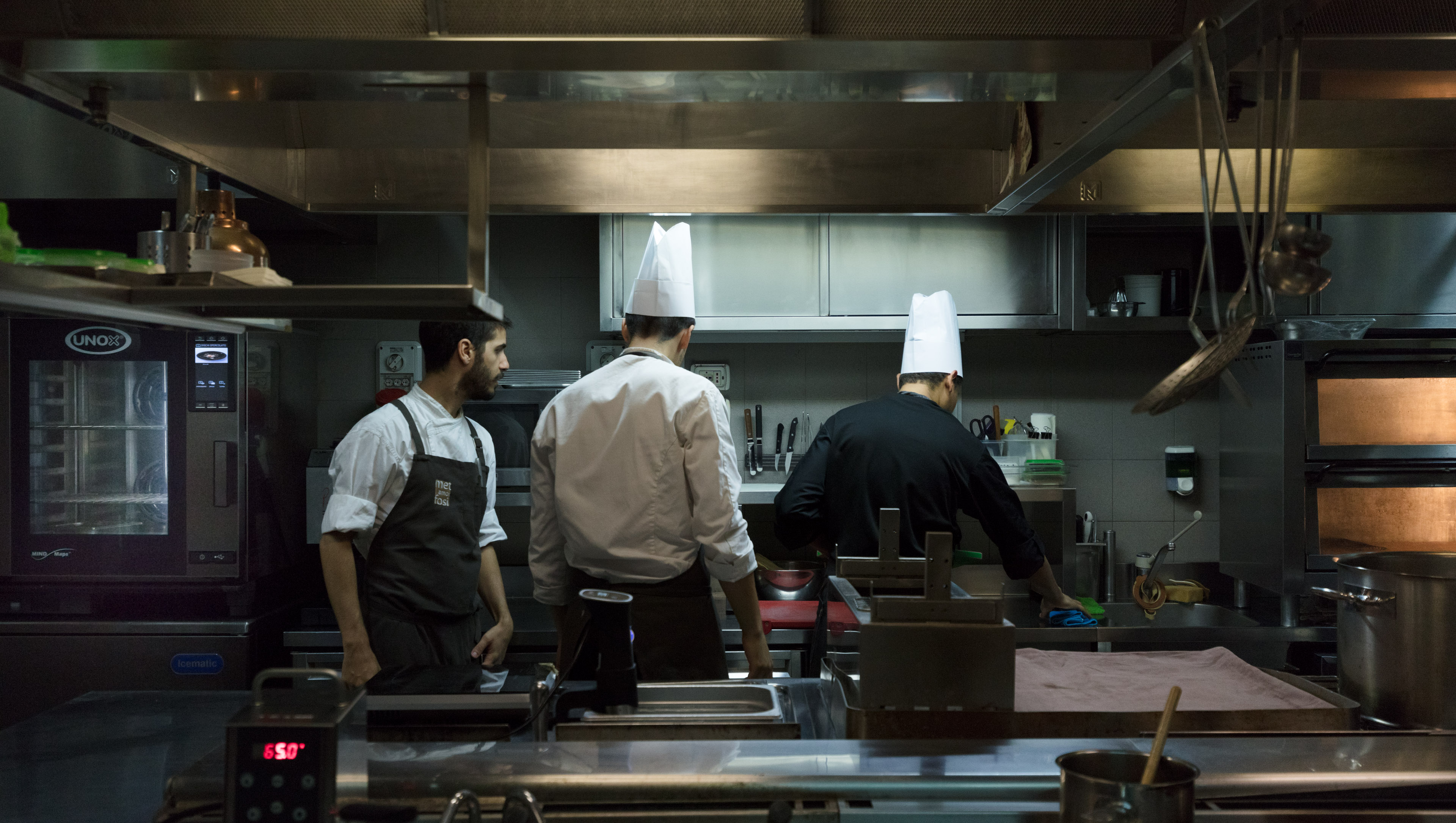 <strong>Restaurants</strong>